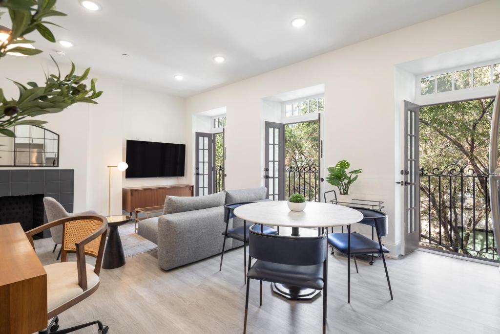 Sosuite at French Quarters – Rittenhouse Square